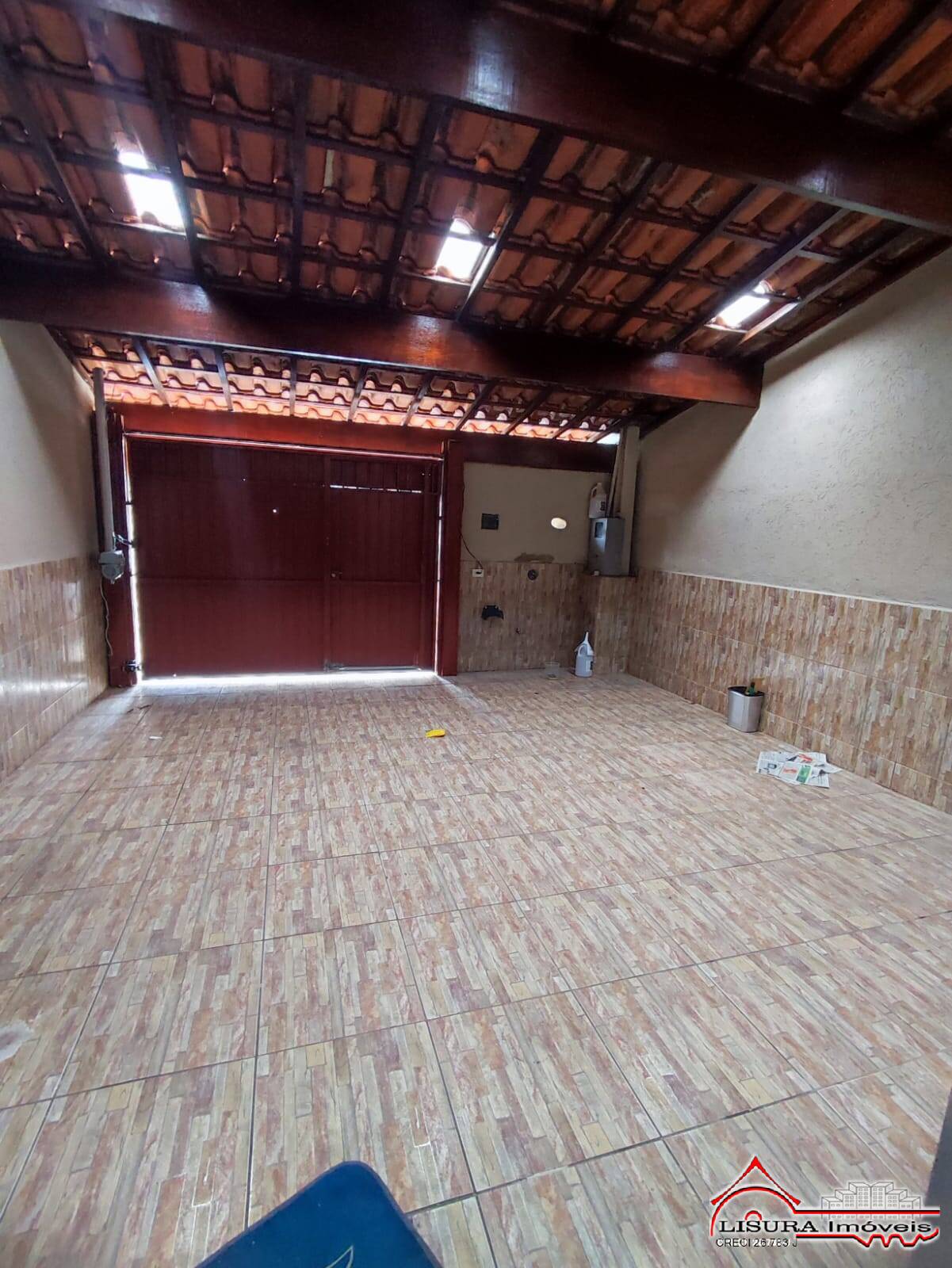 Casa à venda com 2 quartos, 125m² - Foto 2