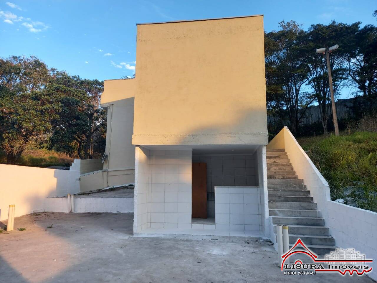 Casa de Condomínio à venda com 2 quartos, 100m² - Foto 1