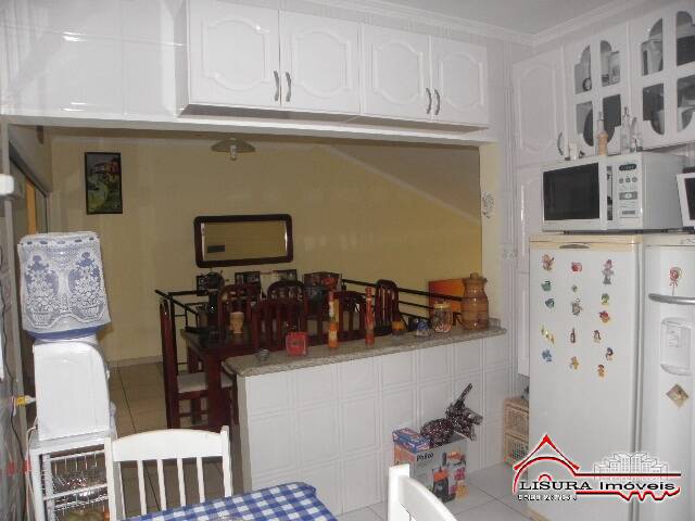 Casa de Condomínio à venda com 3 quartos, 180m² - Foto 32