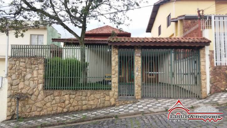 Casa à venda com 4 quartos, 250m² - Foto 1