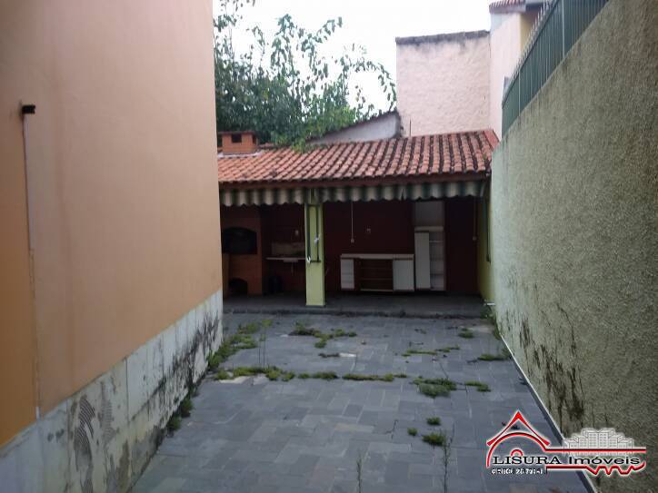 Casa à venda com 4 quartos, 250m² - Foto 27