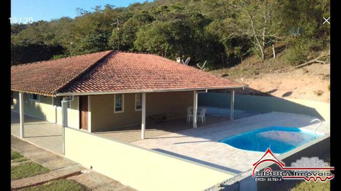 Fazenda à venda com 3 quartos, 250m² - Foto 2