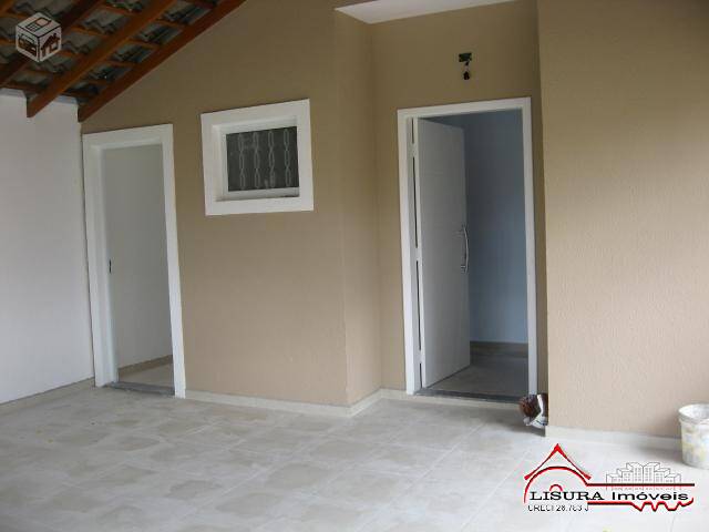 Casa à venda com 3 quartos, 150m² - Foto 2