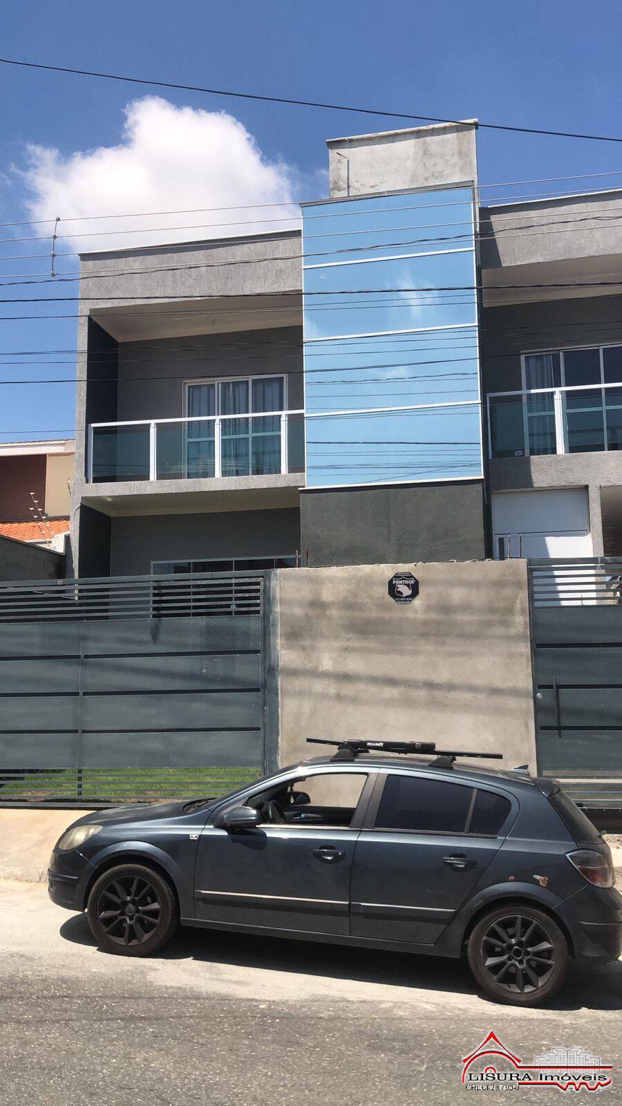 Casa à venda com 3 quartos, 240m² - Foto 1