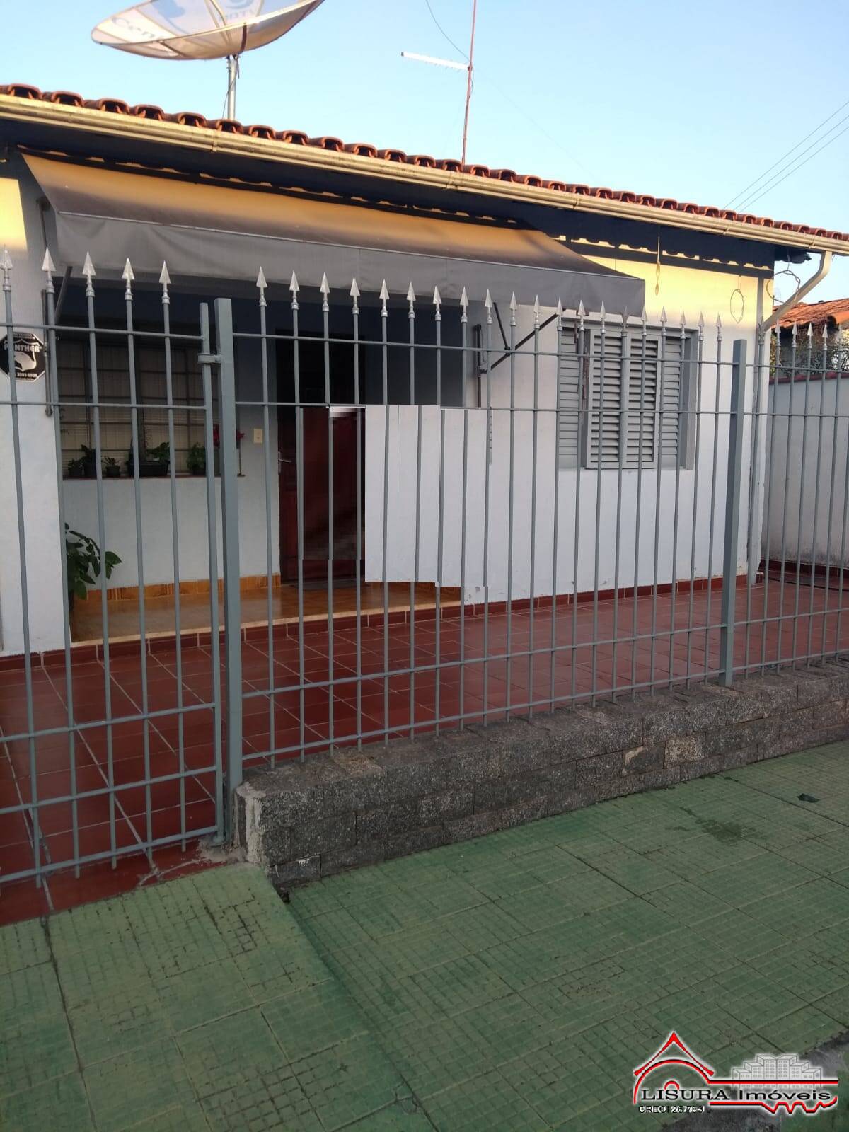 Casa à venda com 3 quartos, 300m² - Foto 1