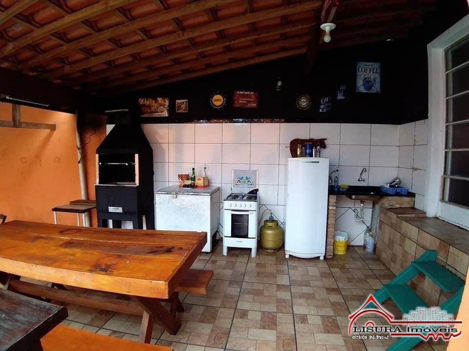 Casa à venda com 3 quartos, 360m² - Foto 4