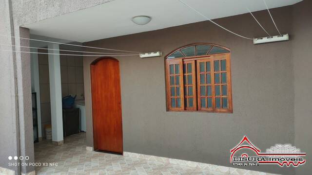 Casa à venda com 3 quartos, 130m² - Foto 2