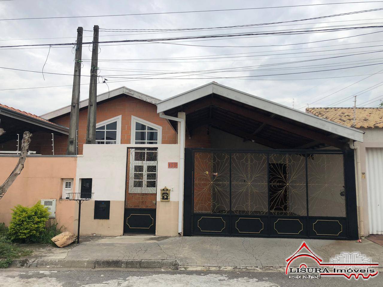 Casa à venda com 3 quartos, 145m² - Foto 1