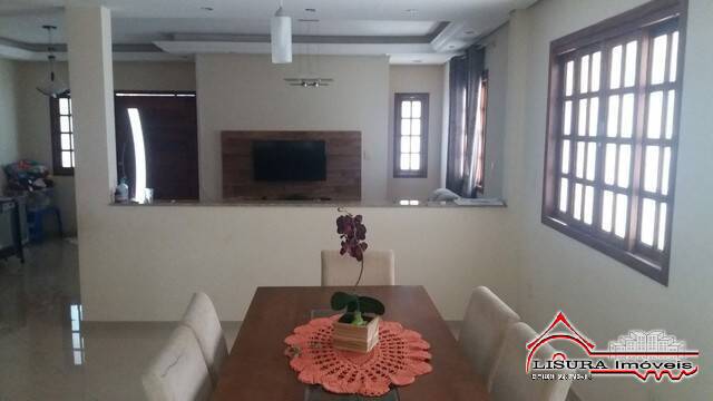 Casa à venda com 4 quartos, 190m² - Foto 3