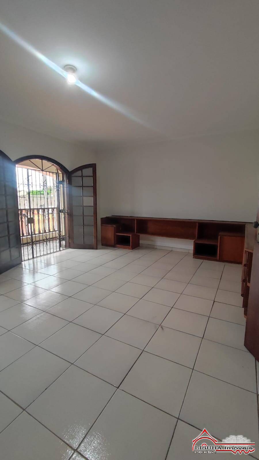 Casa para alugar com 4 quartos, 367m² - Foto 11