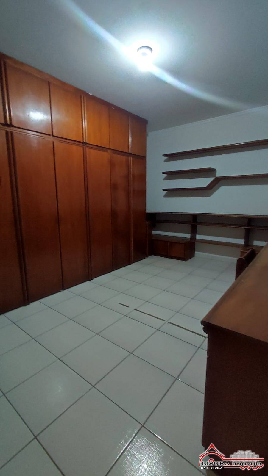 Casa para alugar com 4 quartos, 367m² - Foto 14