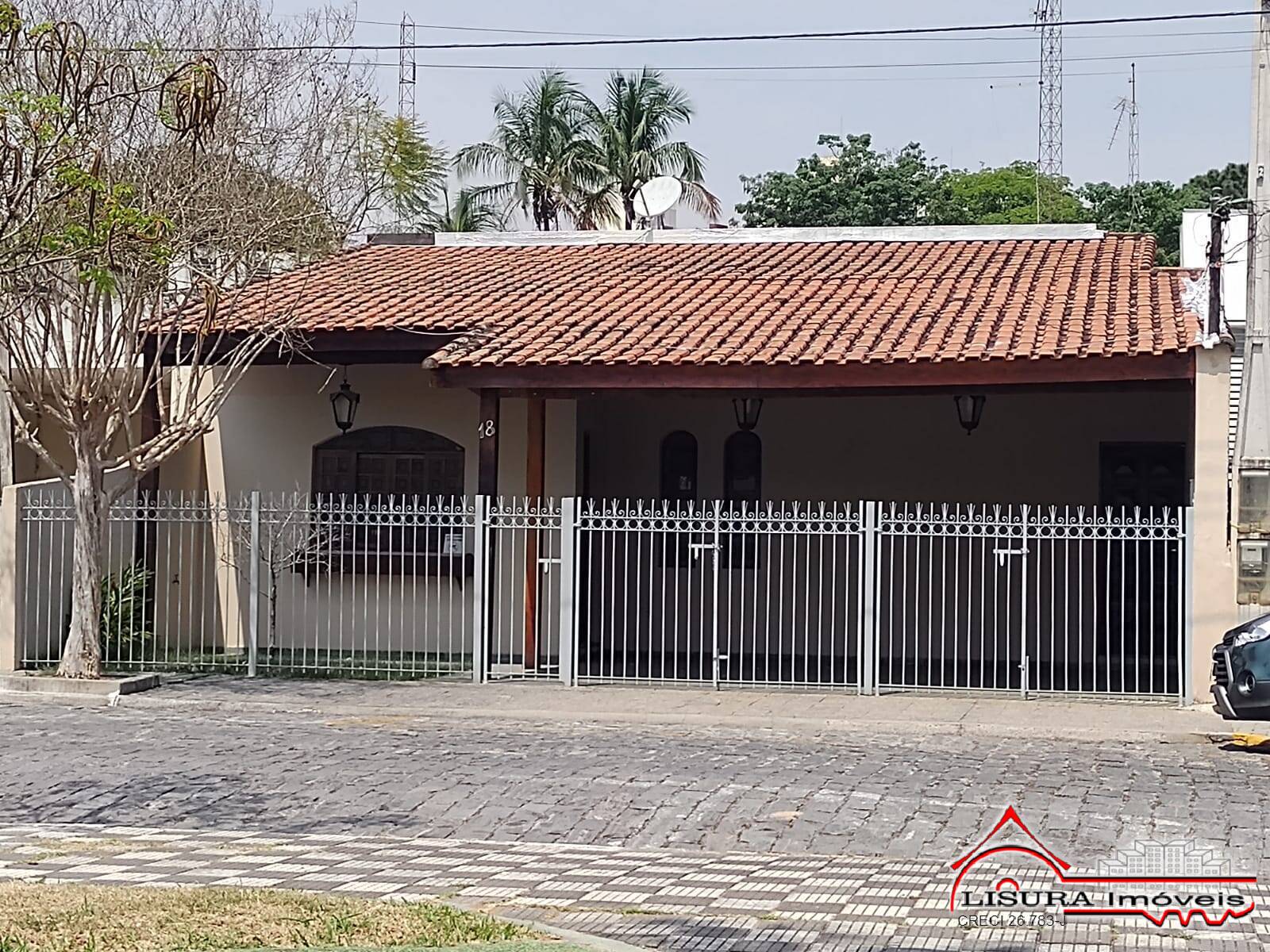 Casa para alugar com 3 quartos, 197m² - Foto 1