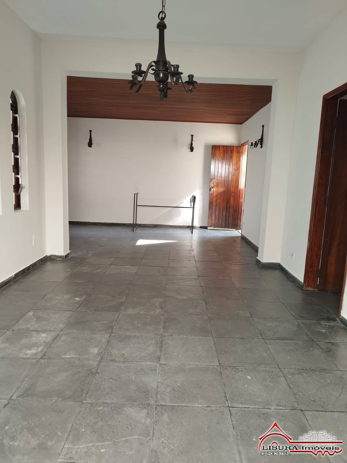 Casa para alugar com 3 quartos, 197m² - Foto 15