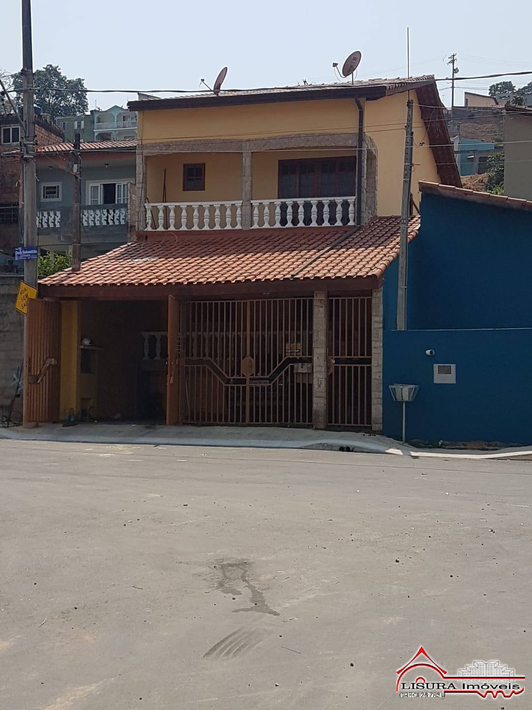 Casa à venda com 3 quartos, 195m² - Foto 2