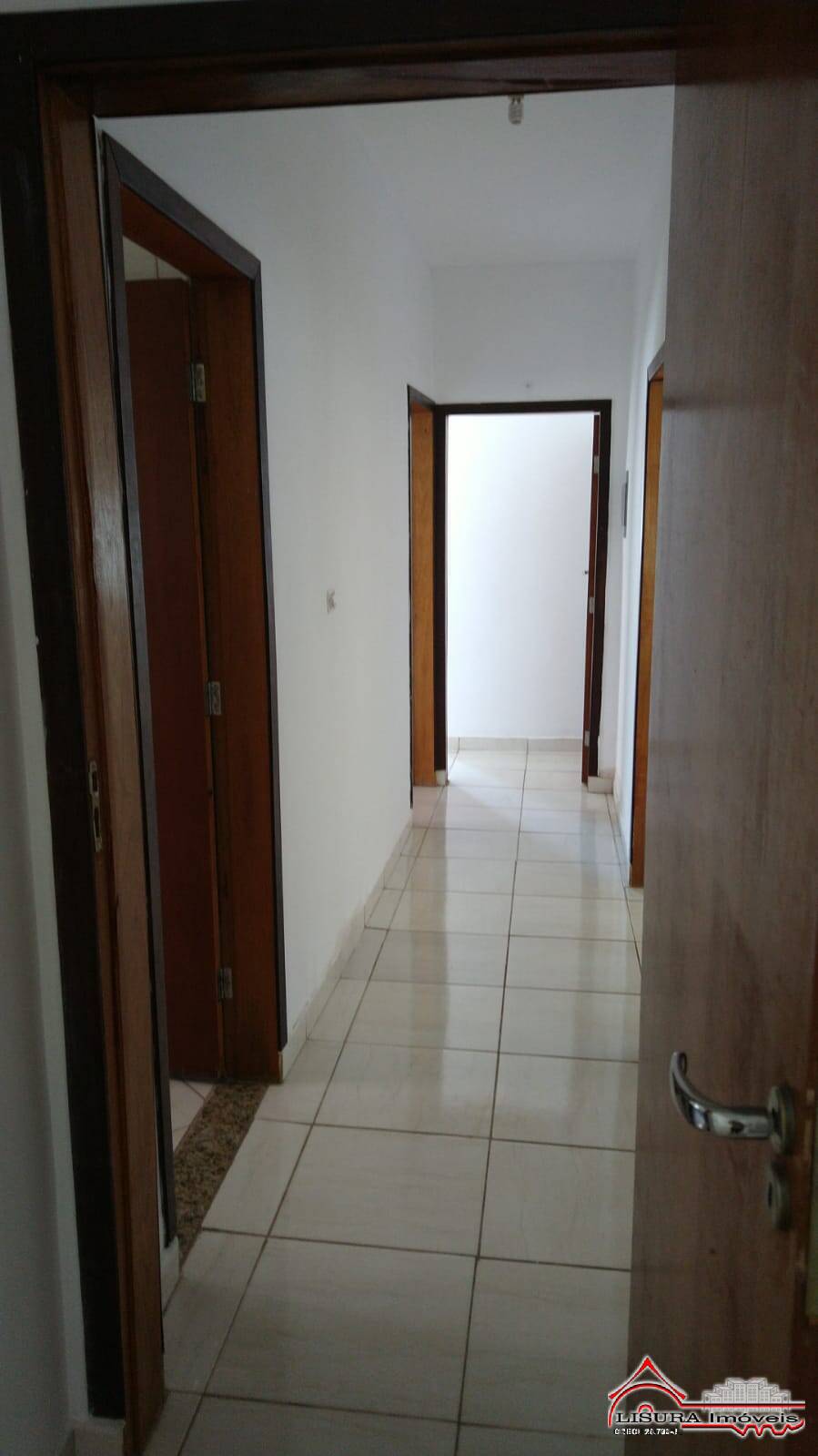 Casa à venda com 3 quartos, 250m² - Foto 4