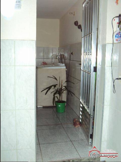 Casa à venda com 5 quartos, 200m² - Foto 4