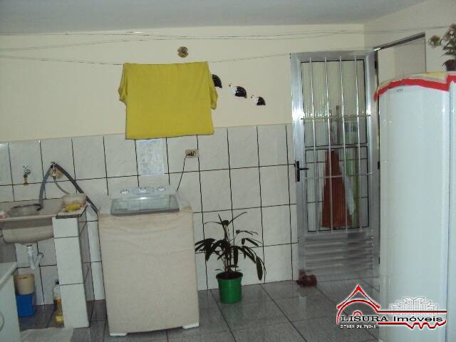 Casa à venda com 5 quartos, 200m² - Foto 8