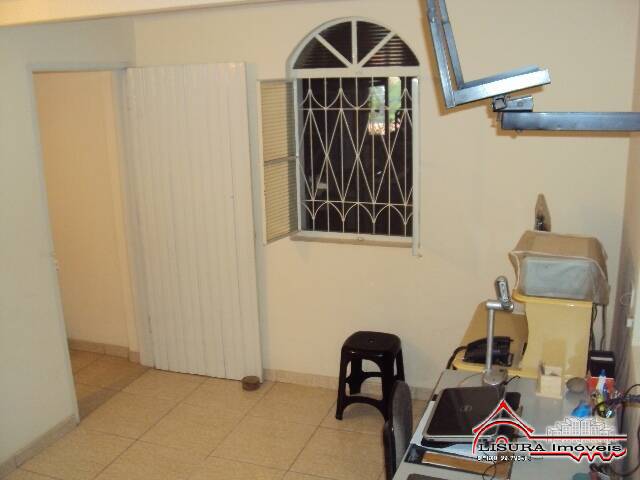 Casa à venda com 5 quartos, 200m² - Foto 25