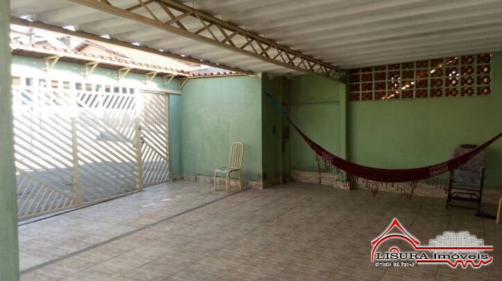 Casa à venda com 2 quartos, 90m² - Foto 2