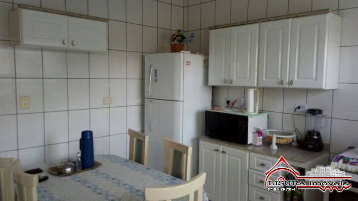 Casa à venda com 2 quartos, 90m² - Foto 12